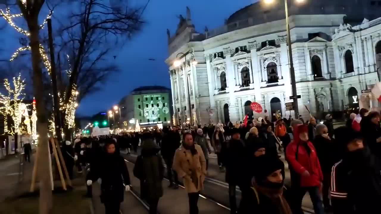 AT-WIEN-DEMO-ANTI-VACC-MANDATES